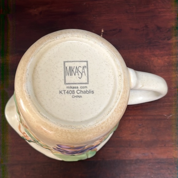 Mikasa "Chablis" Sculpted Creamer Grape Vines Discontinued! - Picture 8 of 10